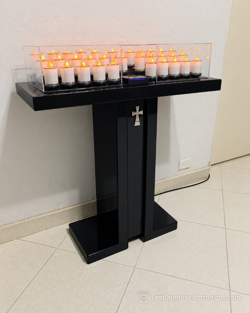 Lamparario Metalico con diseño en acrilico – versión de 26 velas – color negro