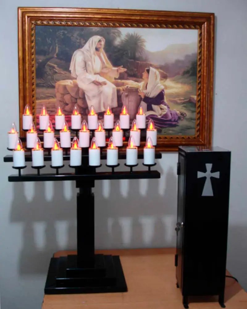 Lamparario de 25 Velas en Tres Niveles