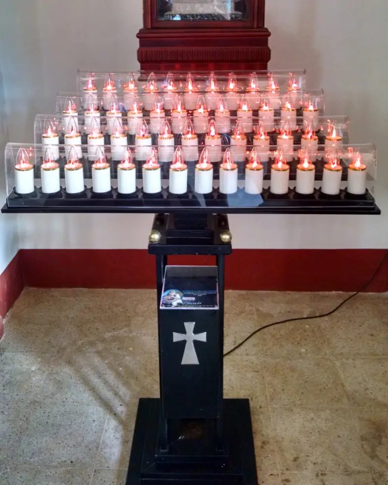 Lamparario en Hierro Negro de 50 Velas