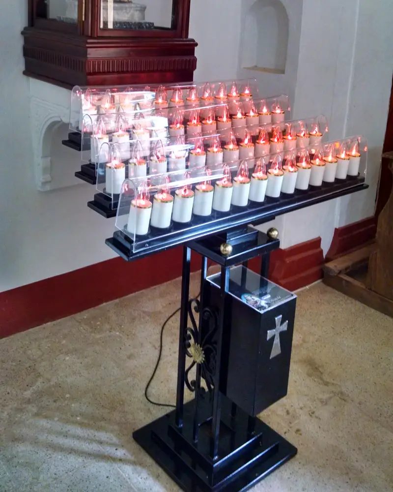 Lamparario en Hierro Negro de 50 Velas – vista 2