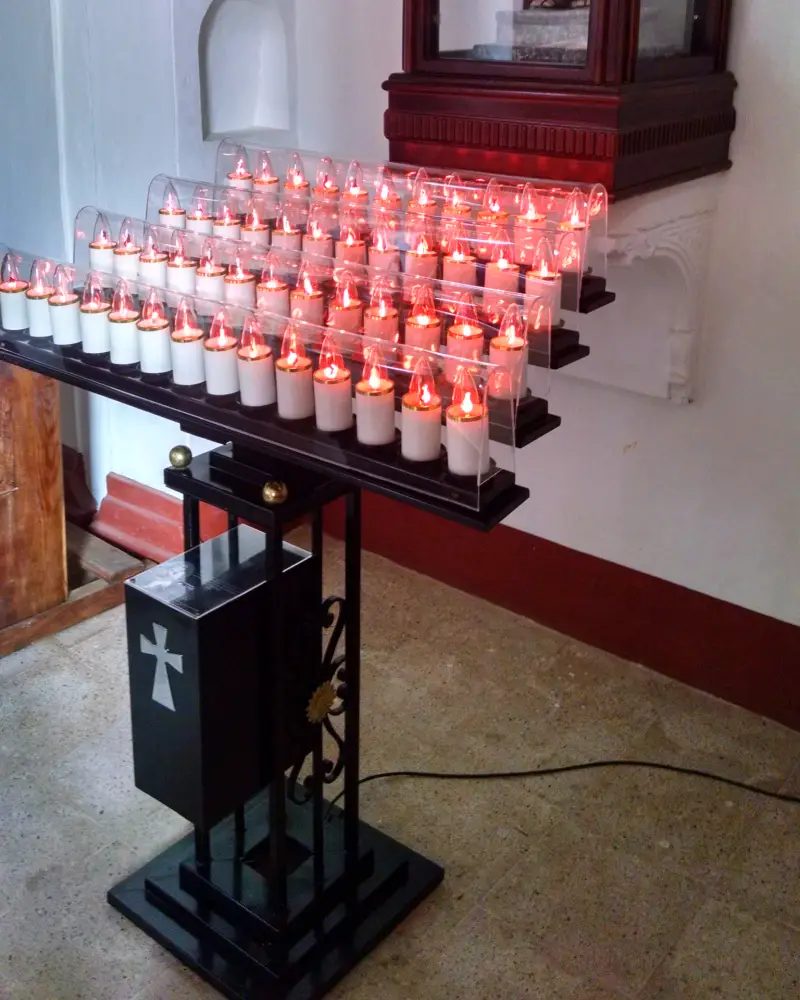 Lamparario en Hierro Negro de 50 Velas – vista 3