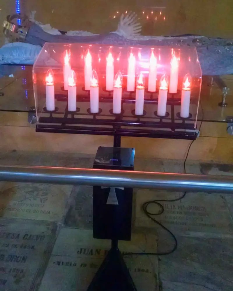 Lamparario en Lámina de 13 Velas con Cubierta – vista 3