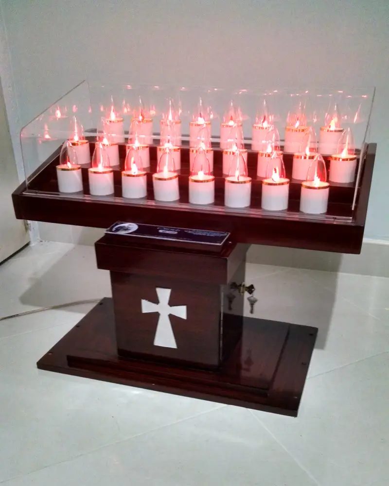 Lamparario en Madera de 25 Velas con Alcancía Frontal – vista 2
