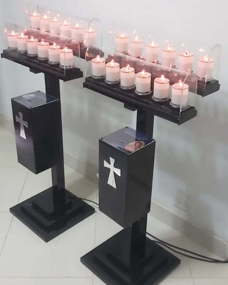 Lamparario Metálico de 12 Velas con Cubierta